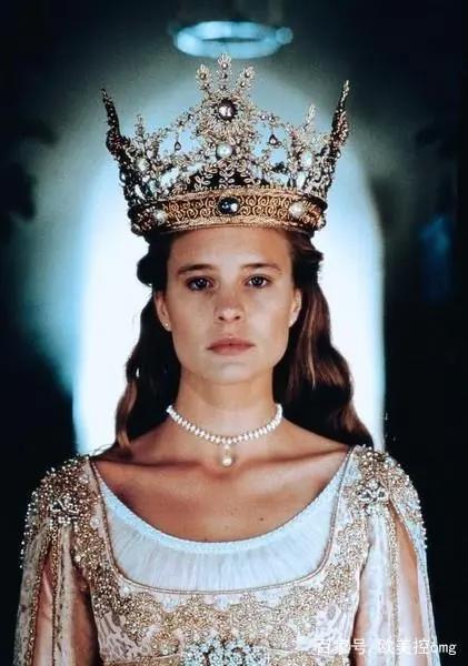 欧美电影里最惊艳的裙子，妮可·基德曼颜值身材无可挑剔！