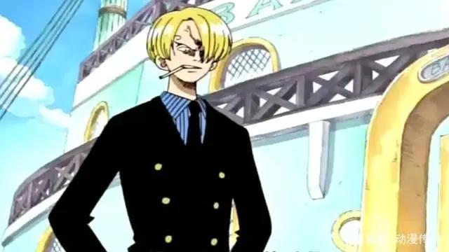 娜美身上藏着的秘密：她不是天王，很可能跟空白的一百年历史有关