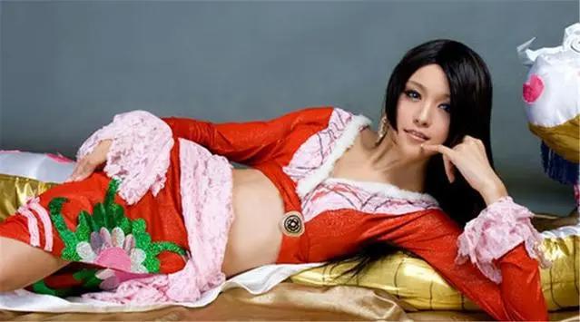 海贼王：最好看的7位真人版女神！蕾玖神还原，娜美比原版还漂亮