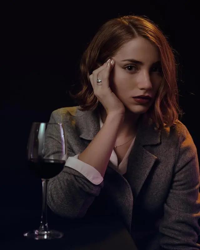 真人版《海贼王》女一号娜美｜EmilyRudd图集