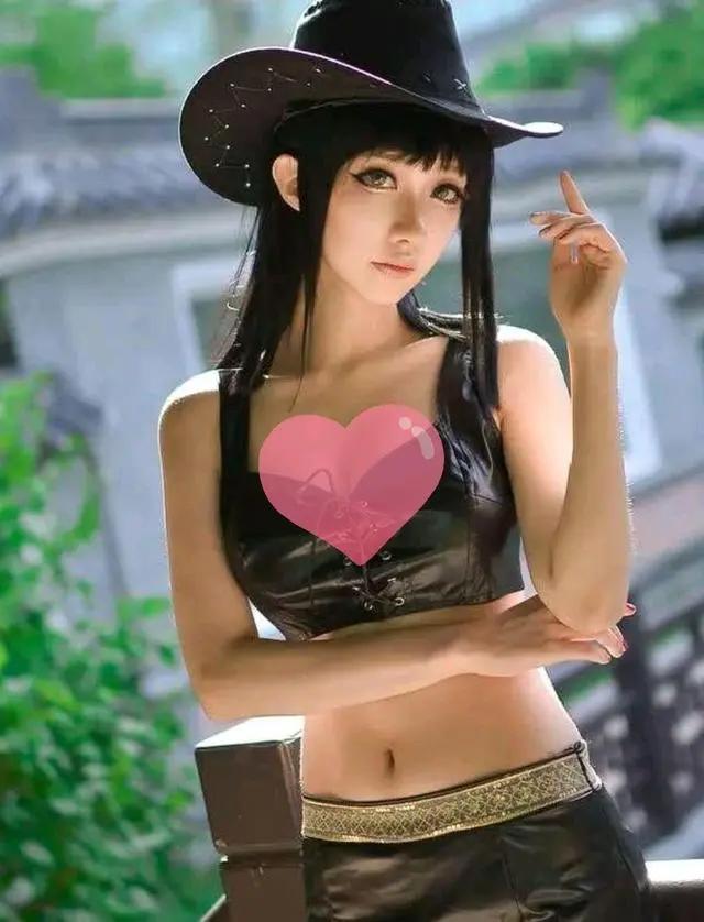 《海贼王》美女COS：娜美酱甜美，罗宾酱高冷，看到Baby5我柠檬了
