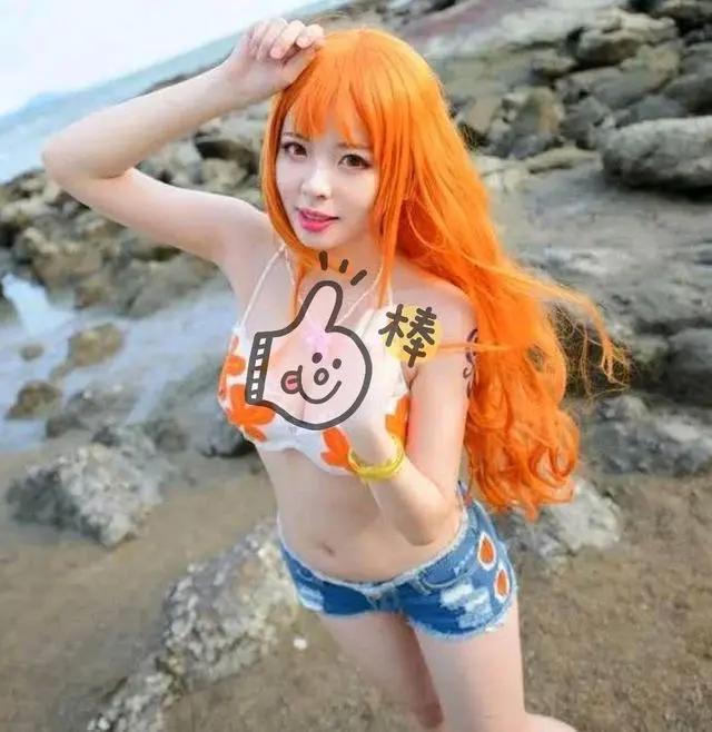《海贼王》美女COS：娜美酱甜美，罗宾酱高冷，看到Baby5我柠檬了
