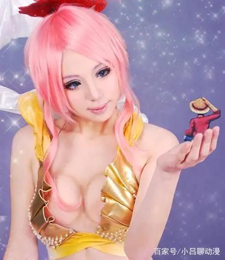 海贼王：5大美女cos照！娜美长得最水灵，baby-5最迷人