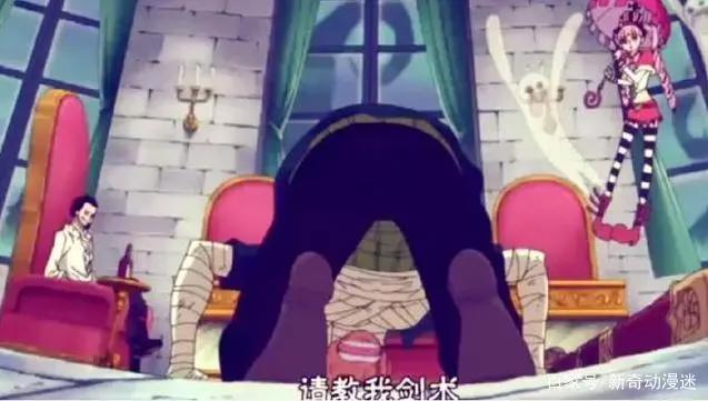 海贼王：修炼了两年的索隆，是否超越鹰眼？一个细节表明了一切！