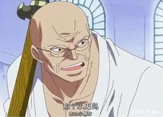 海贼王：索隆超越鹰眼还需打败4人，最强之人揭开索隆身世