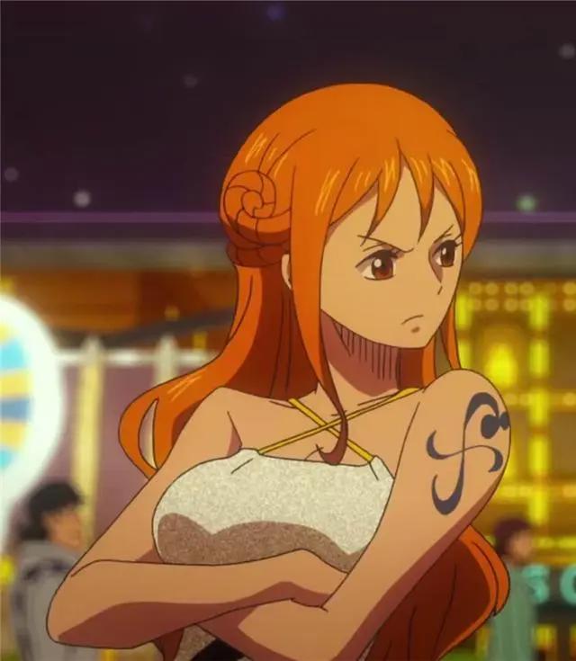 海贼王：路飞5次拥美女入怀，最后1次的表情暴露了真爱
