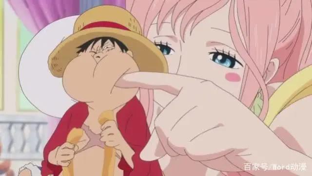 海贼王：路飞的背景到底有多硬，用好了能颠覆世界