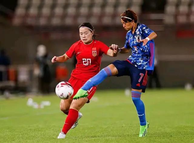 0-0！中国女足被日本女足“按在地上摩擦”，全场仅一脚射门！