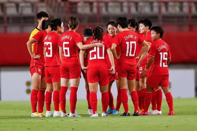 0-0！中国女足被日本女足“按在地上摩擦”，全场仅一脚射门！