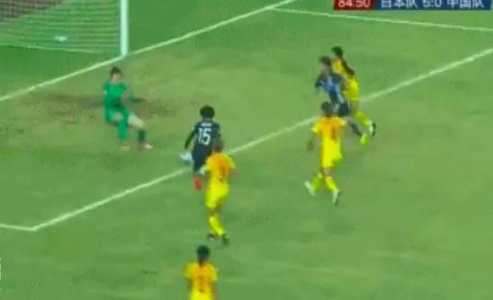 就在刚才，又一国足在南京遭日本5比0血洗，对手4比0后竟然换门将