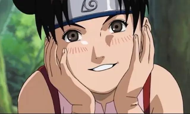 李洛克挥洒着青春的汗水，旁边天天的表情亮了？！