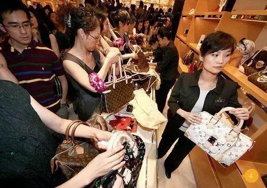 再这样下去就要饿肚子了！疫情下奥地利旅游业、免税店惨不忍睹