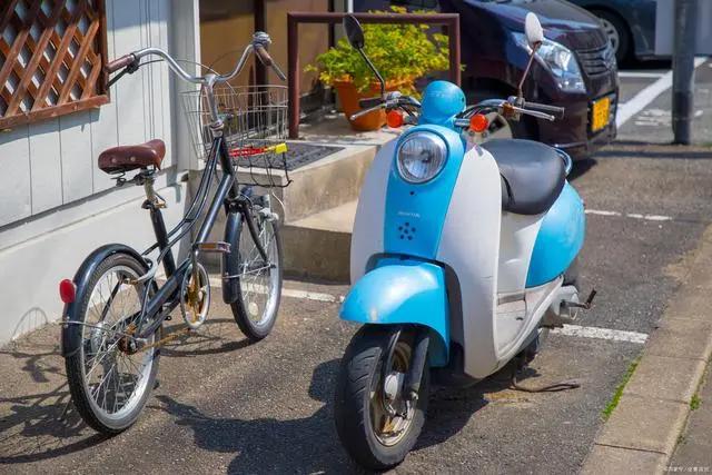 日本人家门口都会放几大瓶水,你知道是做什么用的吗?