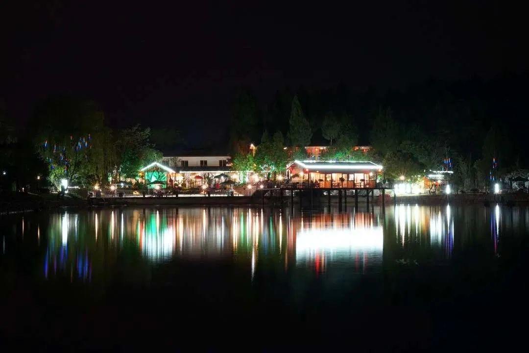 福利｜门票免费送！德阳一环路边千亩芝樱已经花开成海！还可戏鹿、玩滑道……