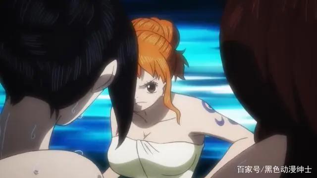 海贼王：罗宾不愧是腹黑女，不仅怕死，而且还让娜美替她挡枪！