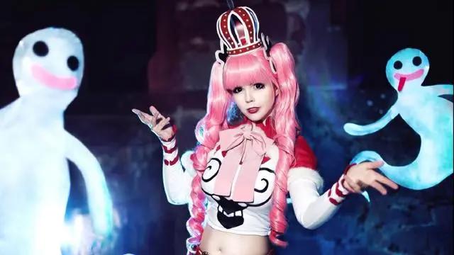 海贼王：5位魔鬼身材的美女cospaly，罗宾神还原，我要最后一个