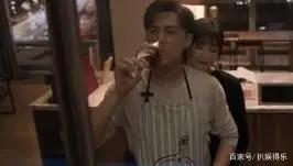 《精英律师》里的罗宾到底是个怎样的人？与女性关系剪不断理还乱