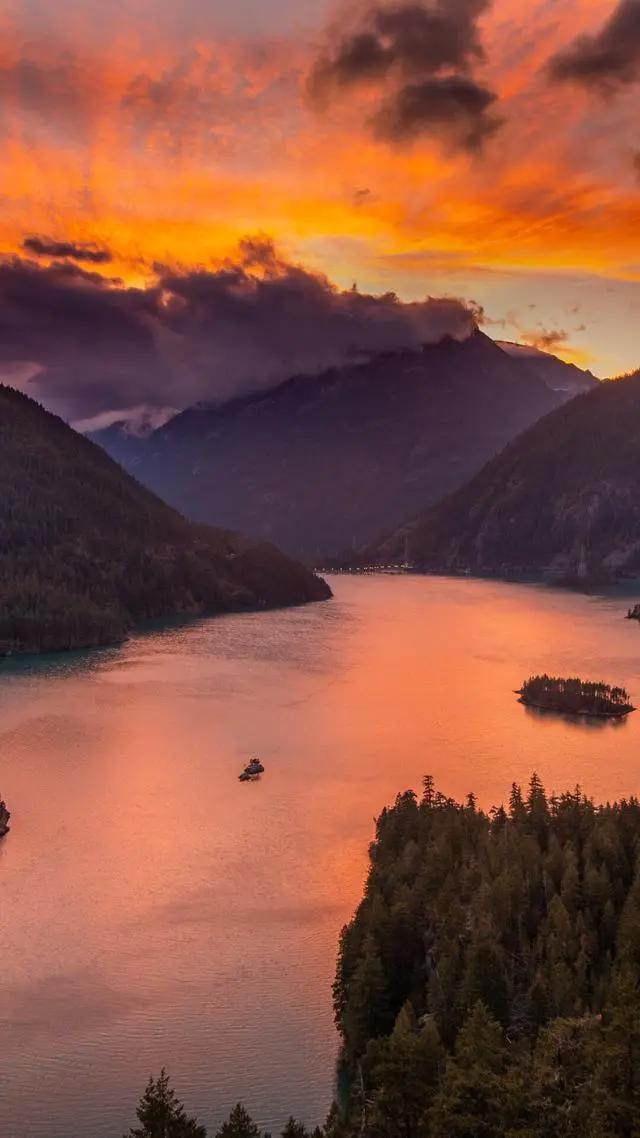 高清唯美纯色系动漫风景壁纸，暖心更暖你