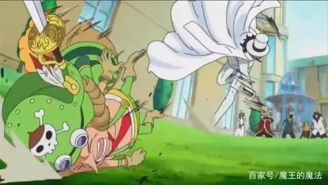 海贼王886集：白星被天龙人查尔罗斯圣按倒在地，路奇助纣为虐
