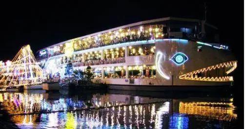 《海贼王》场景在现实出现！乌索普故乡在英国，香吉士餐厅神还原