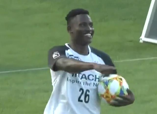 55球!夺金靴 刷单场8球纪录!26岁中超旧将踢疯了,3豪门可回购