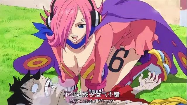 海贼王六个粉色头发美女，一个是海军，四个是公主，谁是你最爱？