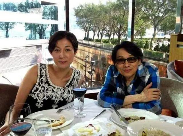 泰迪罗宾：长相怪异身高不足一米五，却娶了外国美女，逆袭了人生