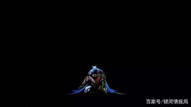 一个删减片段引发的血案！原来《BVS》中死去的罗宾真的另有其人