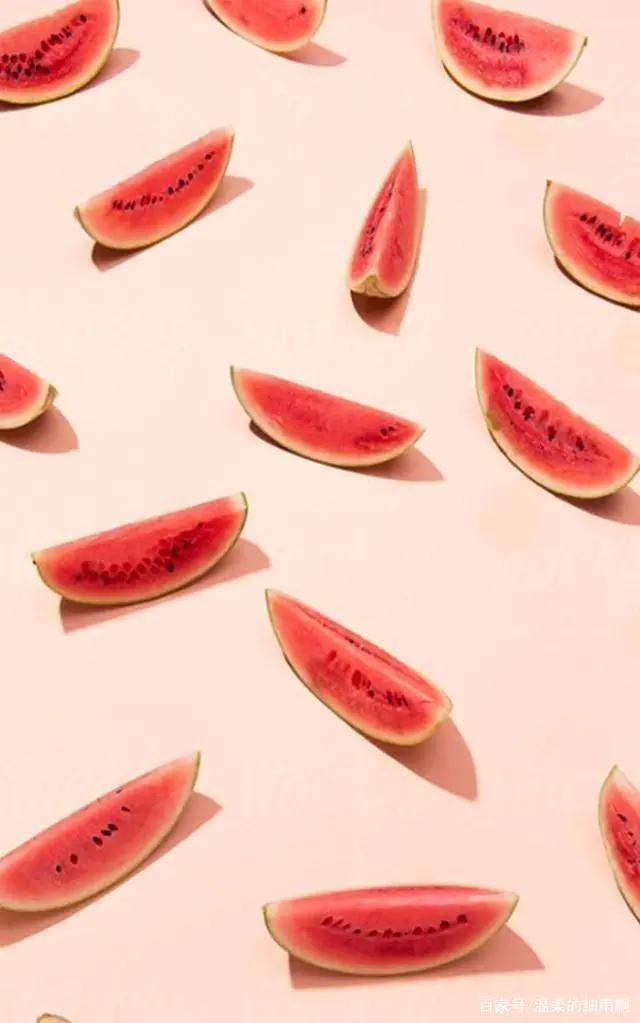 夏日卡通壁纸：在这么热的夏天里，给你一股清新的风