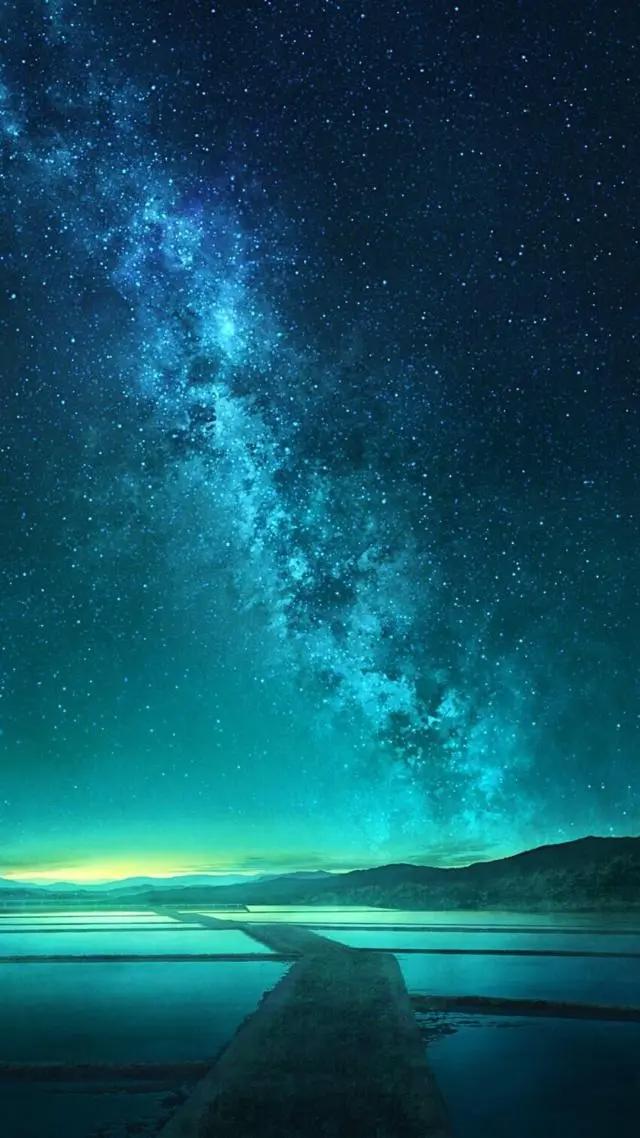 值得收藏的动漫壁纸：清纯二次元小姐姐、星空美图、简约卡通集合