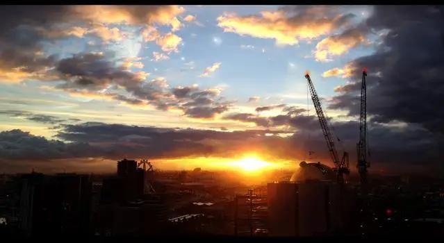 极度舒适的动漫风景壁纸：星河、日落、少女等众多风景