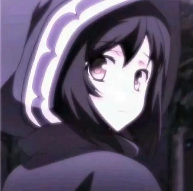 紫色动漫头像，图源网络，如有侵权立删