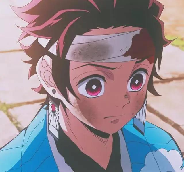 二次元动漫男女生头像：要么庸俗，要么孤独