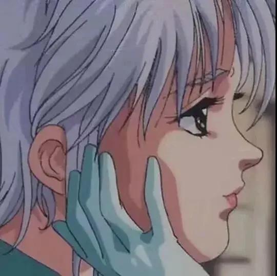 二次元动漫男女生头像：要么庸俗，要么孤独