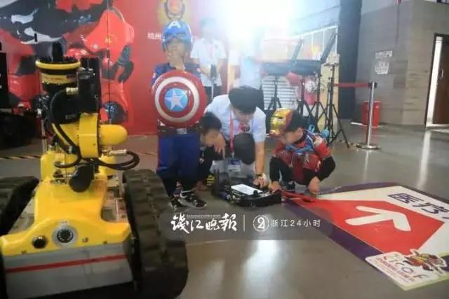 动漫节上这些小纸条火了！有人留言：希望你们“失业”