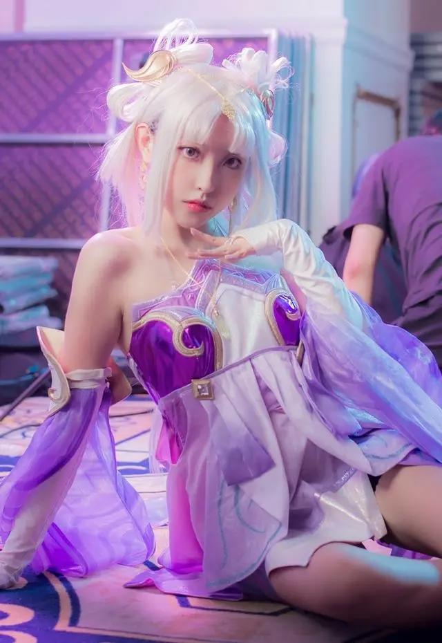 动漫：高颜值少女cos貂蝉，美，很美