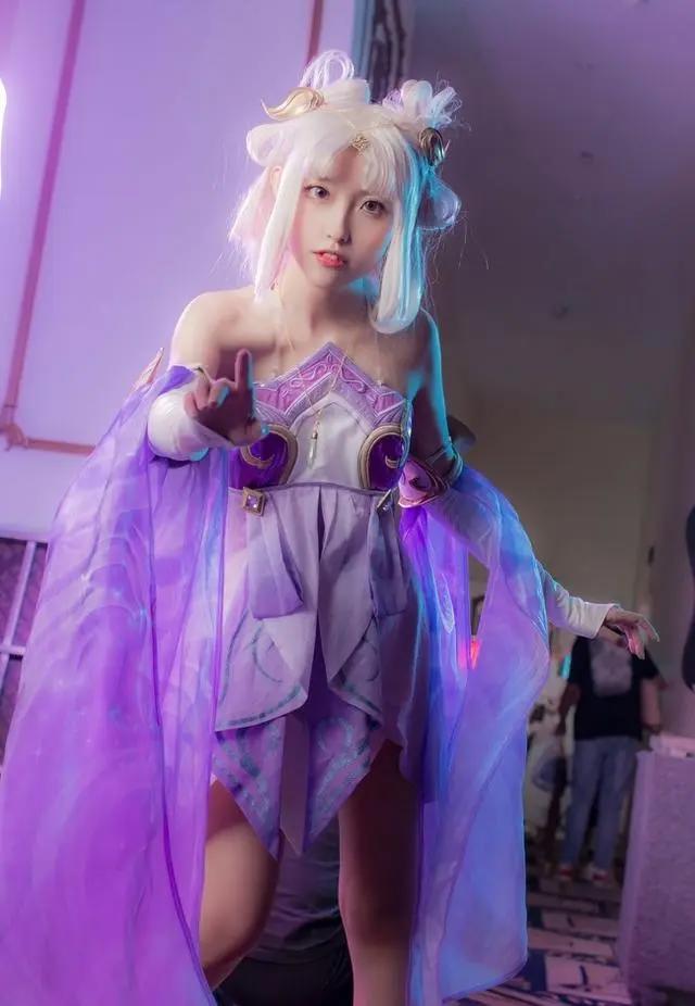 动漫：高颜值少女cos貂蝉，美，很美