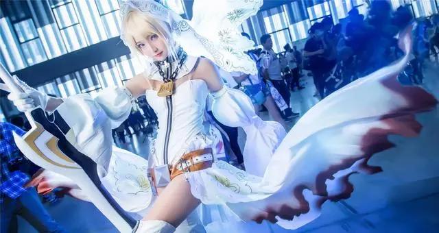 二次元：cos不槽颜，但并非每个coser都有认真对待cosplay