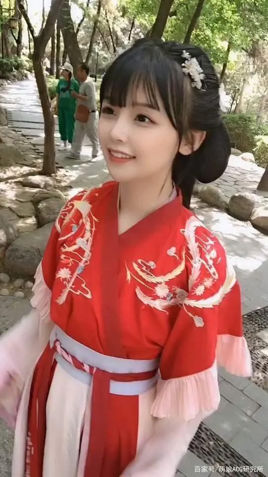 按照最新的流行趋势，原来我们都不是“二次元”了？