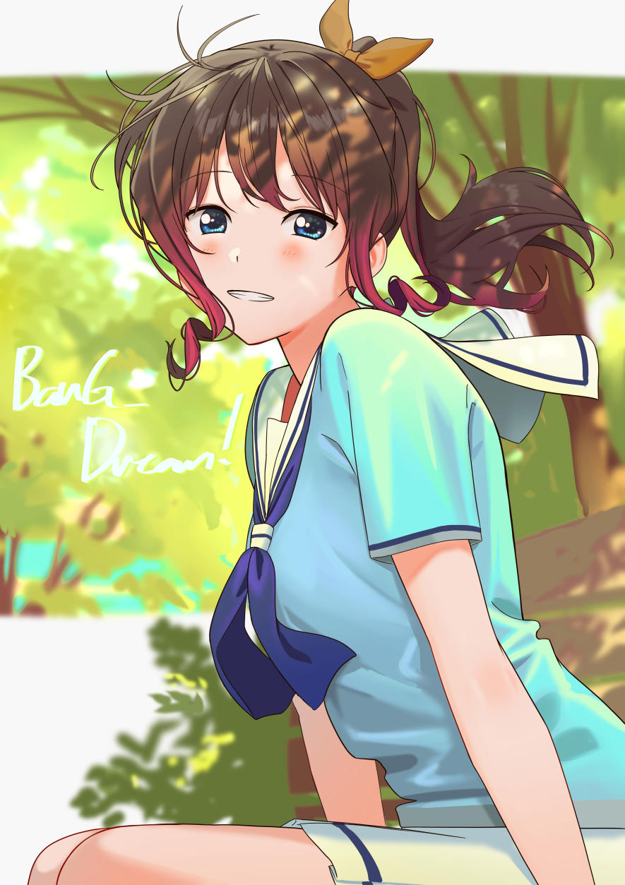 灵动而洒脱的二次元美少女角色插画，画面的光影氛围感很强