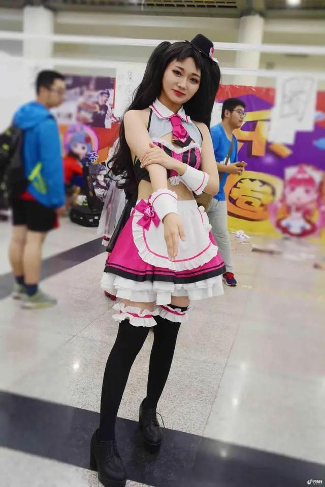 动漫、COSPLAY、美女不能少！济南漫展上二次元吸睛