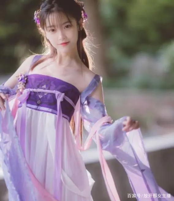 纯欲风入侵二次元！当动漫女神也抹奶油，怼脚丫，LSP还能活？