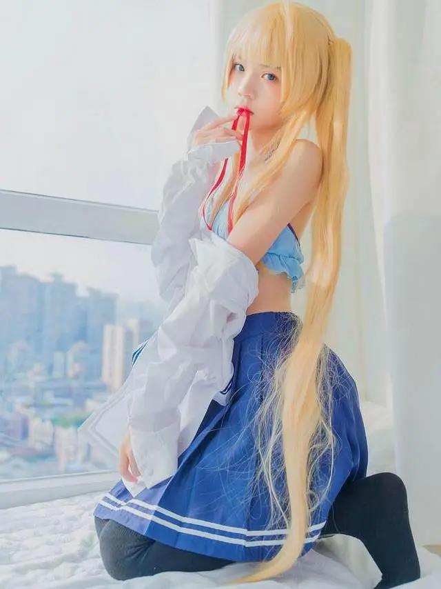 萝莉cosplay更可爱，银色头发，少女身材