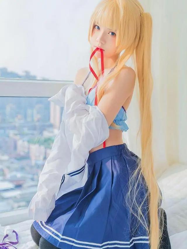 萝莉cosplay更可爱，银色头发，少女身材