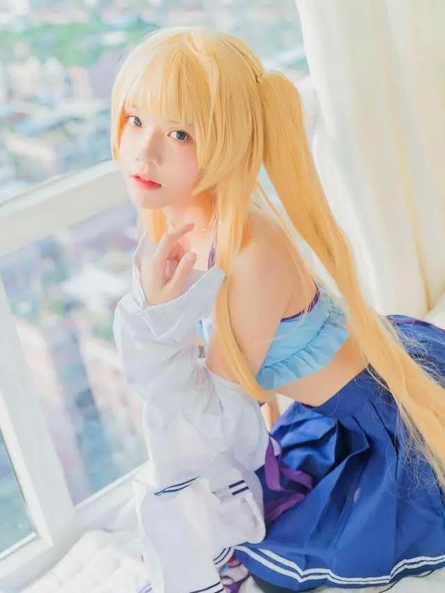 萝莉cosplay更可爱，银色头发，少女身材