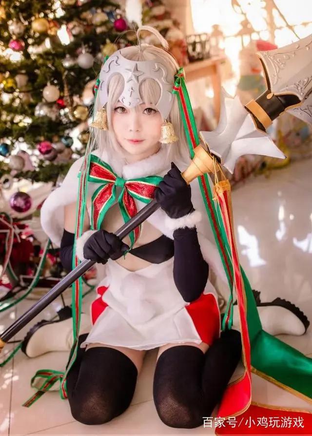 二次元美女圣诞贞德Cosplay