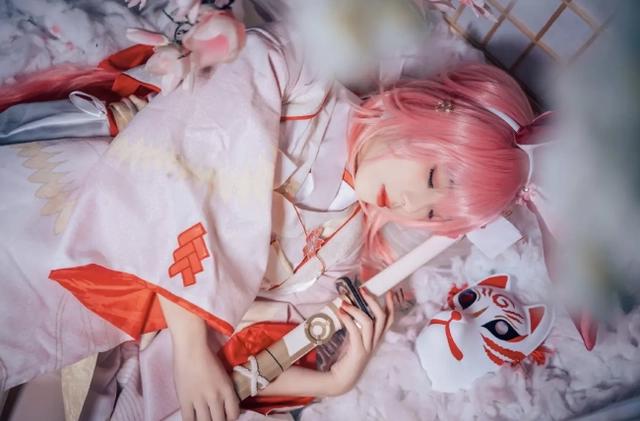《崩坏学园》八重樱COS，美女小姐姐的星星腿，全是神秘的小心思