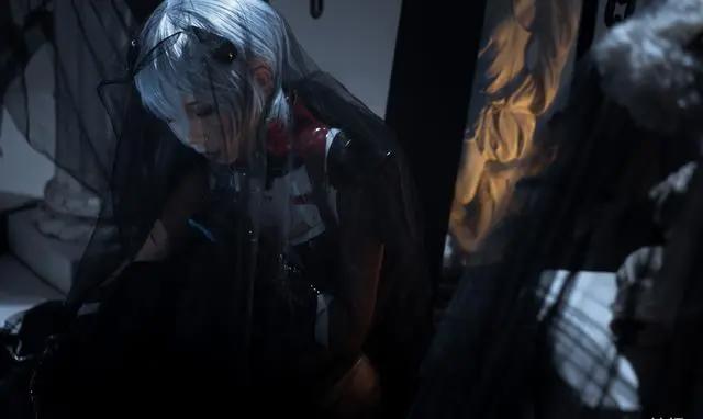 cosplay:曾经的女神绫波丽，竟然被人用铁链锁在十字架上了
