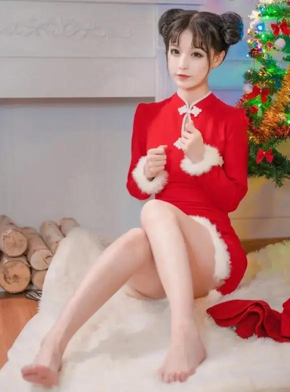 美女火影圣诞装COS,白袜雏田VS裸足天天,可爱还是敌不过性感