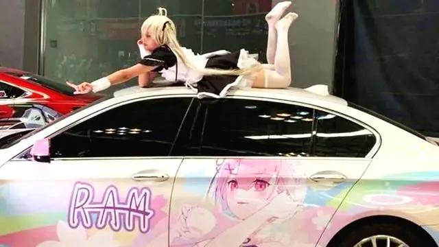 细数二次元秀下限名场面！JK少女撩上衣，对手办下跪，毫无尊严